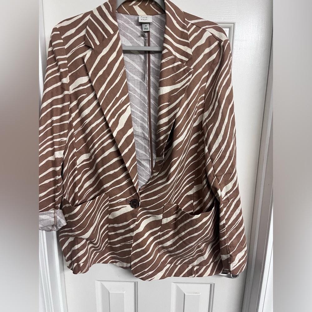Linen blazer - Picture 2 of 2